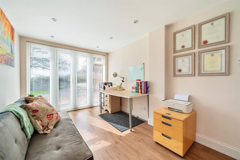 Images for Cathiron, Rugby, CV23