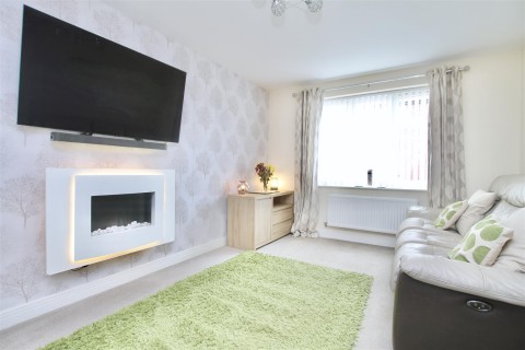 Click the photo for more details of Alnwick Way, Grantham