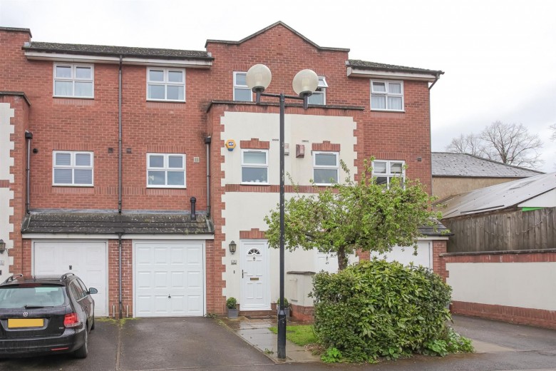 Click the photo for more details of Coopers Gate, Banbury