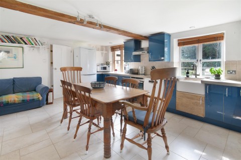 Click the photo for more details of Little Faringdon, Oxfordshire