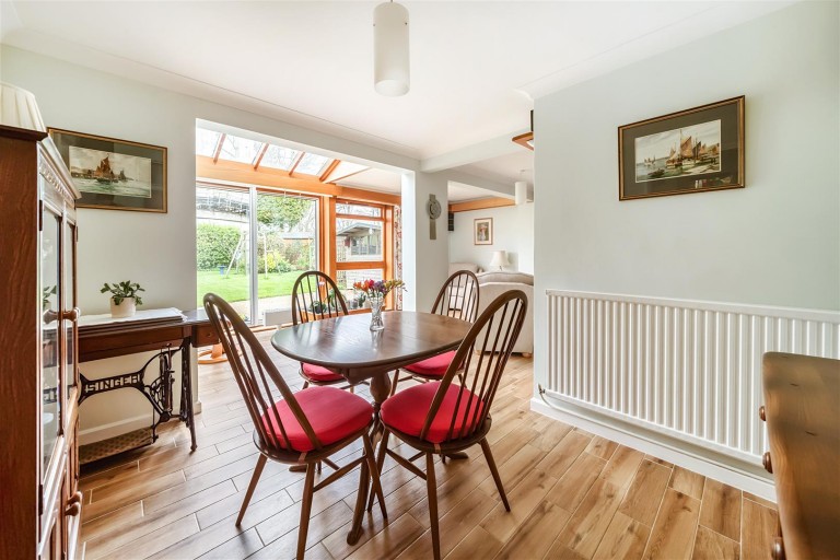 Images for Manor Close, Roade, NN7