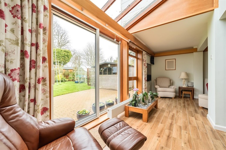 Images for Manor Close, Roade, NN7