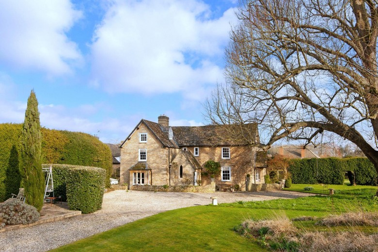 Click the photo for more details of Buckland, Oxfordshire
