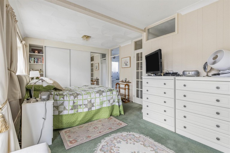 Images for West Drive, Highfields Caldecote