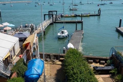Click the photo for more details of Old Town, Cowes, Isle of Wight
