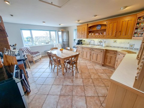 Click the photo for more details of High Street, Ravensthorpe, Northampton, NN6