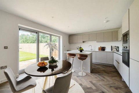Click the photo for more details of Evans Terrace, Off Sawbridge Road, Grandborough