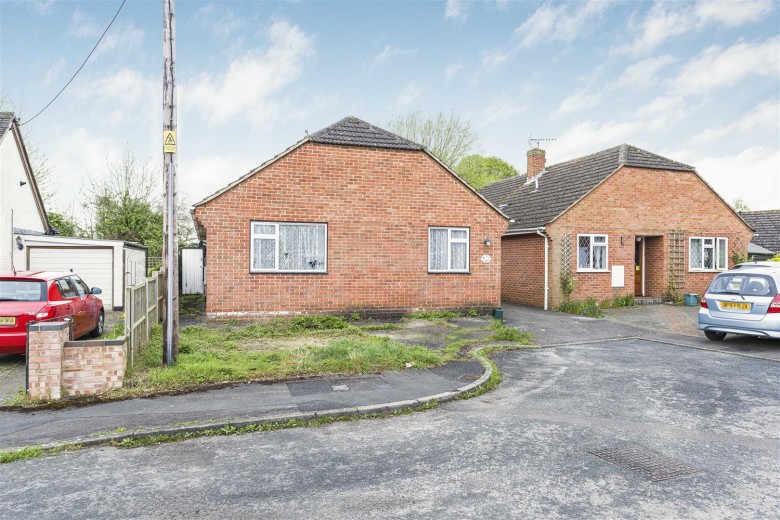 Click the photo for more details of Adeane Road, Chalgrove, Oxford