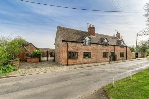 Click the photo for more details of Wykin Road, Wykin, LE10