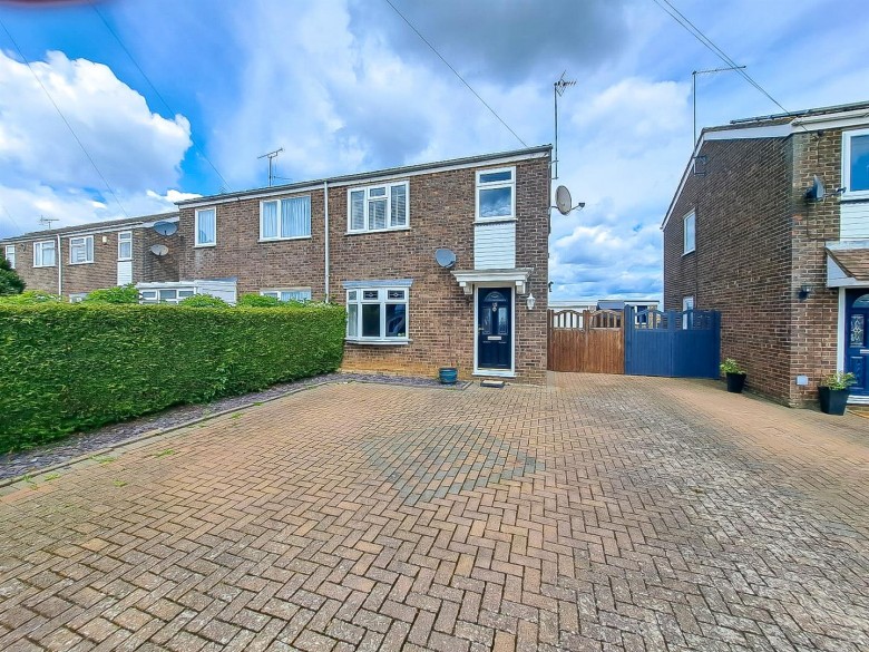 Click the photo for more details of Grafton Way, Rothersthorpe, Northampton