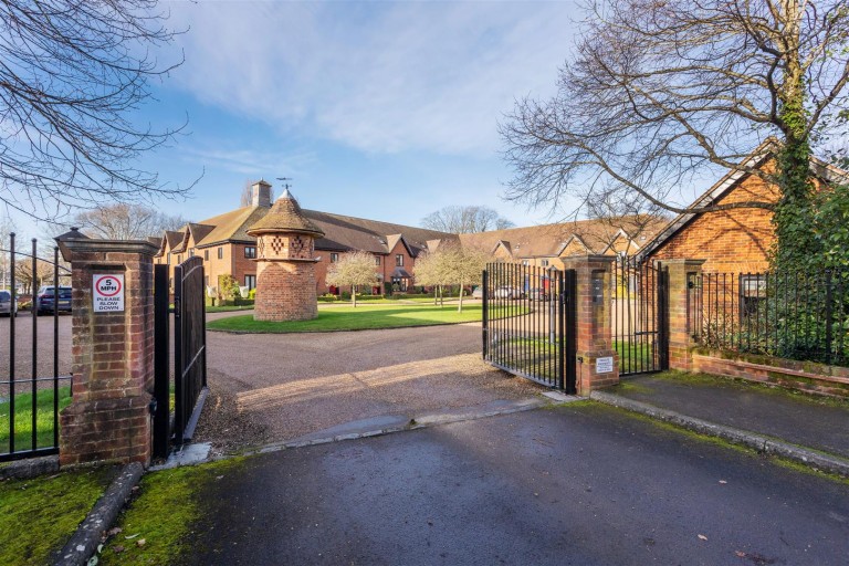 View Full Details for Wargrave Road, Henley-On-Thames