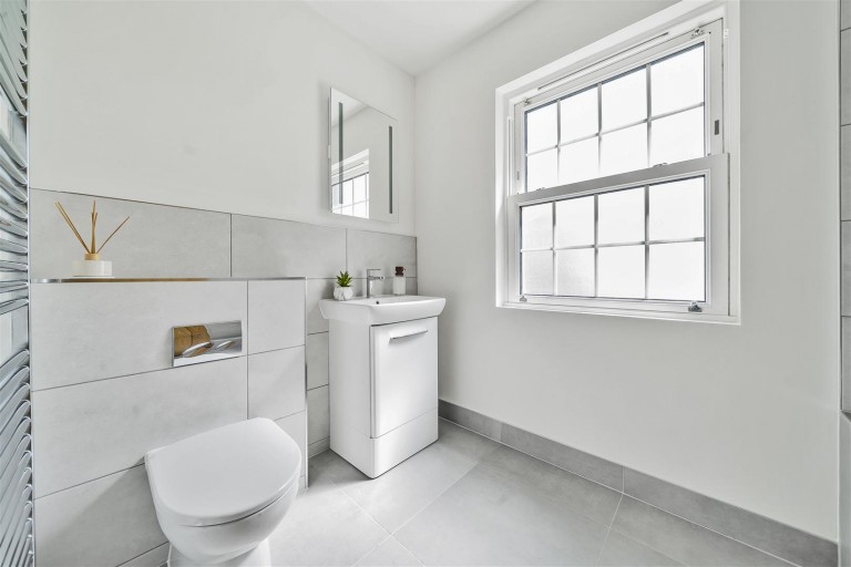 Images for 'The Poundbury', Monmouth Park, Lyme Regis