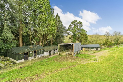 Click the photo for more details of Hoo Meavy, Yelverton, Devon