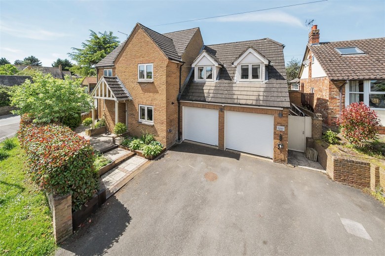 Click the photo for more details of High Street, Collingtree, Northampton, NN4