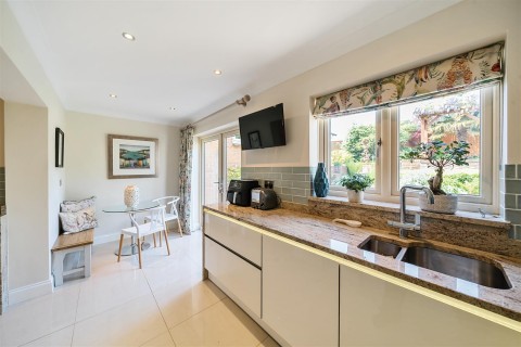 Click the photo for more details of High Street, Collingtree, Northampton, NN4