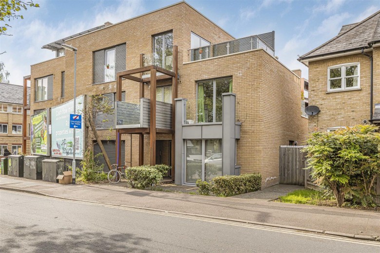 Click the photo for more details of New Street, Cambridge