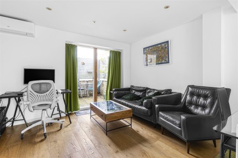Click the photo for more details of New Street, Cambridge