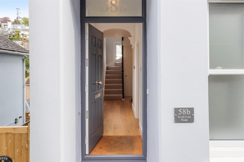 Click the photo for more details of South Ford Road, Dartmouth