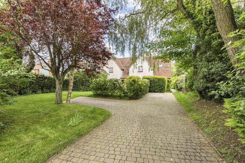 Click the photo for more details of Mill Hill, Weston Colville