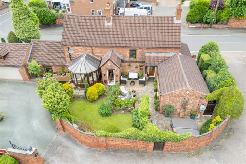 Click the photo for more details of Moira Road, Overseal, DE12