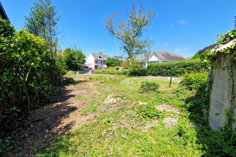 Click the photo for more details of Hills View, Braunton