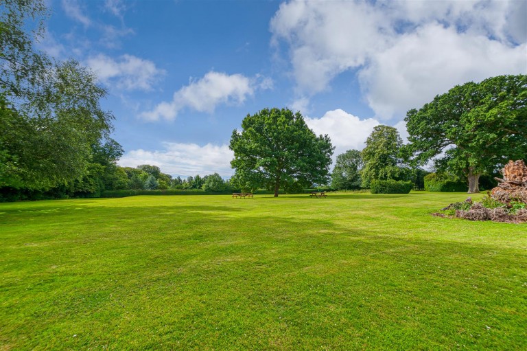 Images for Whilton Lodge, Watling Street, Norton, NN11