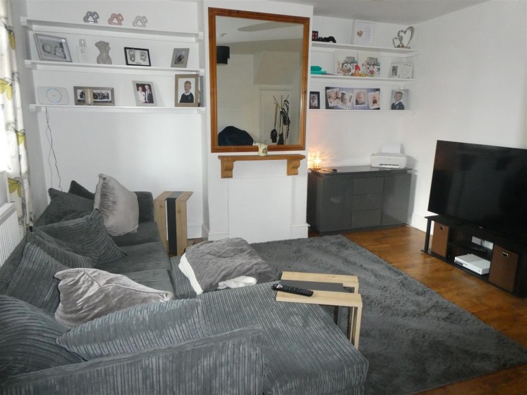 Images for Springfield Avenue, Banbury