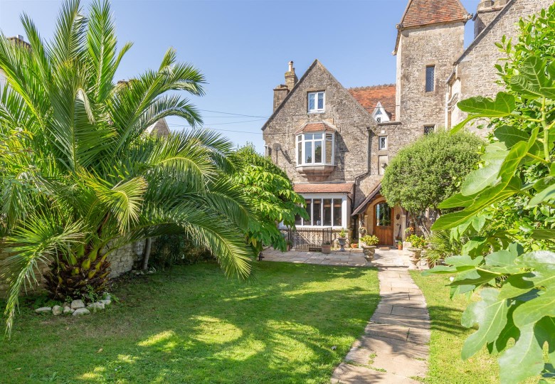 Click the photo for more details of Ryde, Isle of Wight