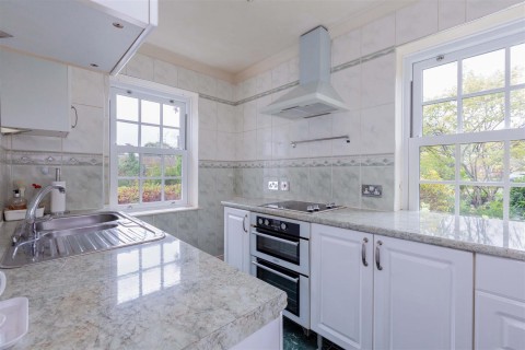 Click the photo for more details of Hill Lands, Wargrave