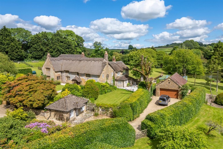 Click the photo for more details of Old Sandpits House near Broadwindsor, Beaminster