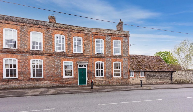 Click the photo for more details of High Street, Benson, Wallingford