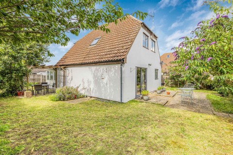 Click the photo for more details of Tharp Way, Chippenham