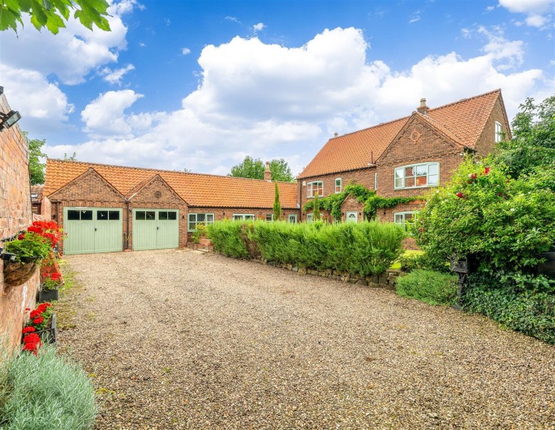 Click the photo for more details of High Street, Newton-On-Trent, Lincoln