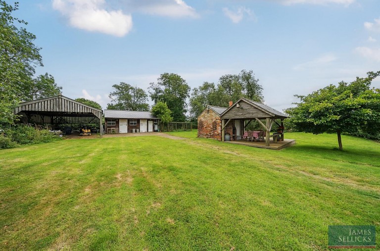 Images for Long Acre, St. Peters Road, Arnesby, Leicestershire