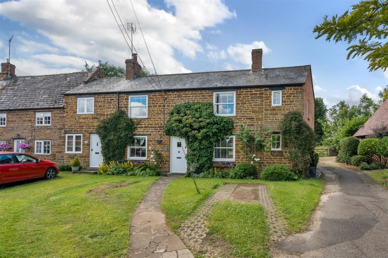 Click the photo for more details of South Street, Woodford Halse, Daventry