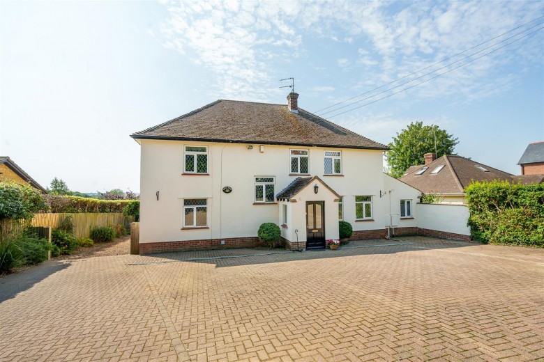 Click the photo for more details of Bradden Road, Greens Norton