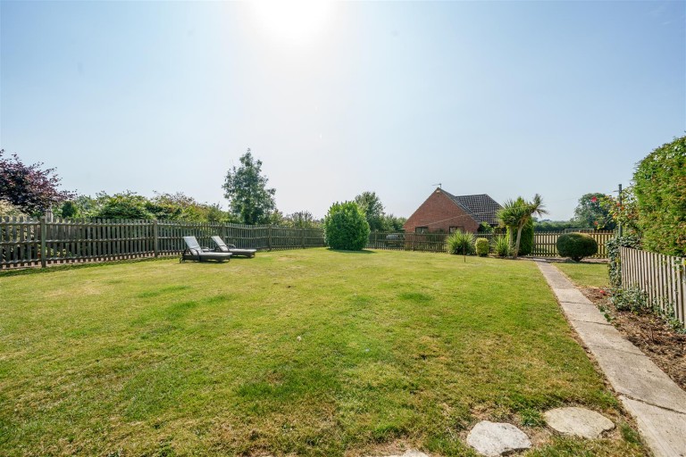 Images for Bradden Road, Greens Norton
