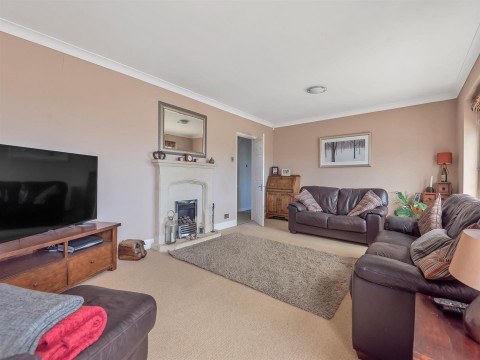 Click the photo for more details of Bradden Road, Greens Norton