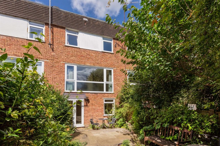 Images for Singers Close, Henley-On-Thames