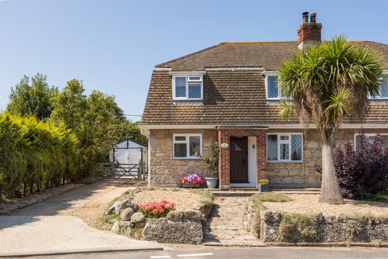 Click the photo for more details of Newbridge, Isle of Wight