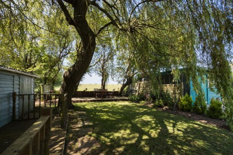 Click the photo for more details of Newbridge, Isle of Wight