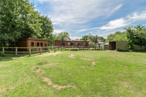 Click the photo for more details of Hinckley Road, Barwell, LE9
