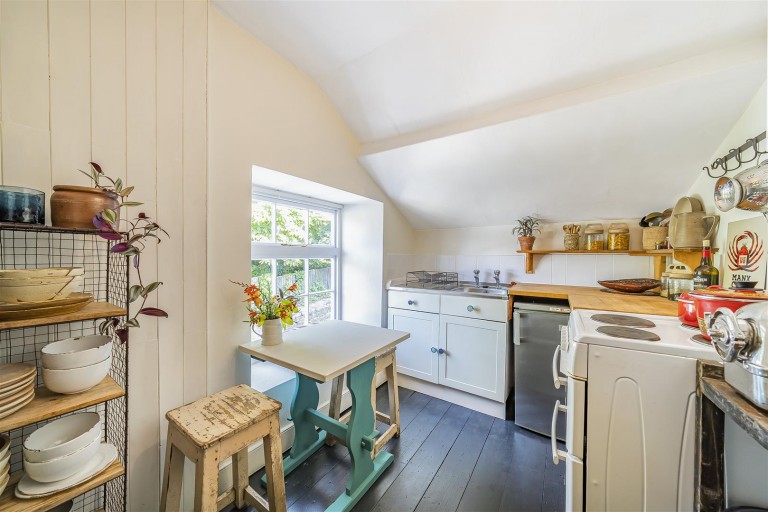 Images for 23 Silver Street, Buckfastleigh
