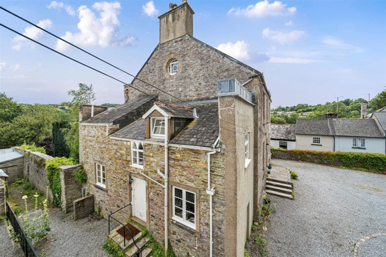 Images for 23 Silver Street, Buckfastleigh