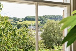 Images for 23 Silver Street, Buckfastleigh