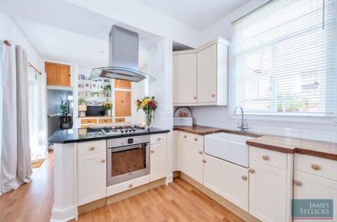 Click the photo for more details of Dovedale Road, Stoneygate, Leicester