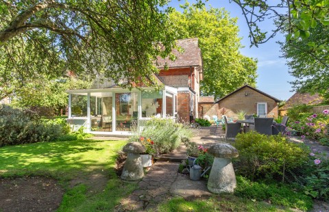 Click the photo for more details of Alverstone, Isle of Wight