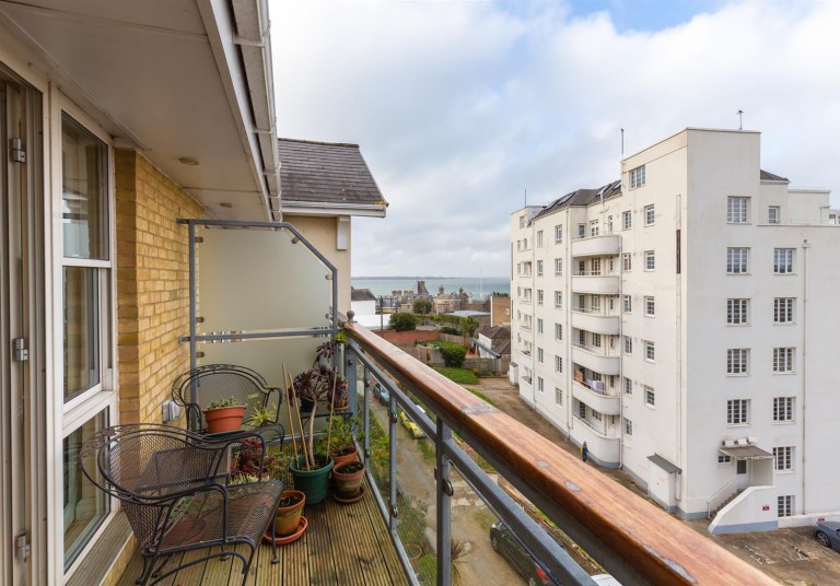 Images for Yvery Court, Castle Road, Cowes
