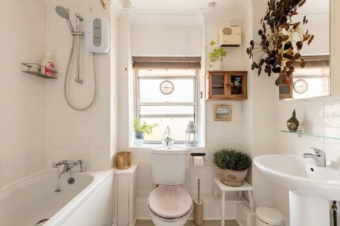 Click the photo for more details of The Grove, Totnes