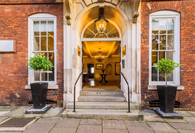 Click the photo for more details of Southernhay East, Exeter